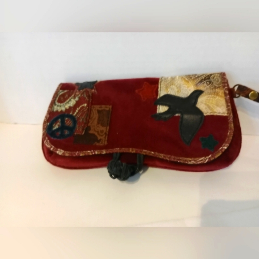Lucky Brand Velvet Patchwork Clutch with Bird and Peace Sign. Dd22‎